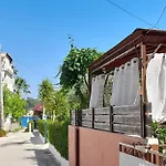Arktos