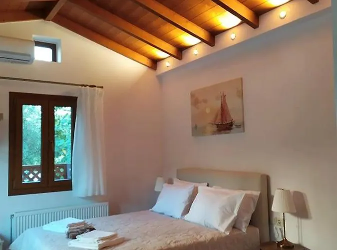 Arktos Nydri (Lefkada)