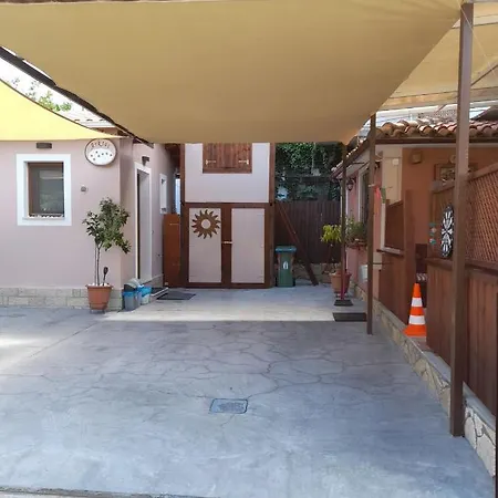 Arktos Nydri (Lefkada)